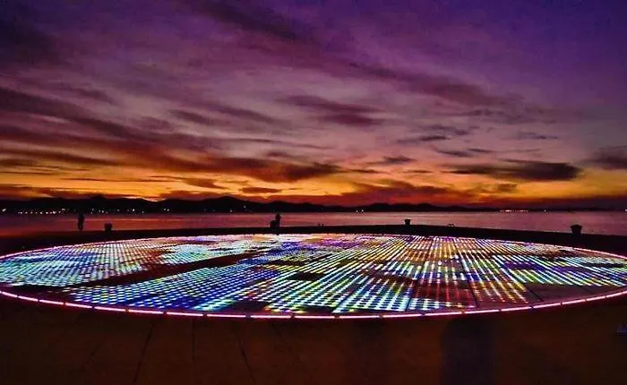 アパート Golden ザダル