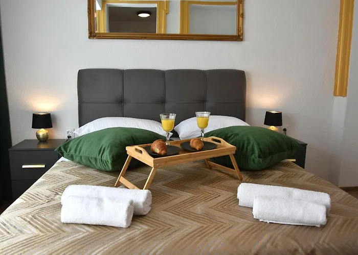 アパート Golden ザダル